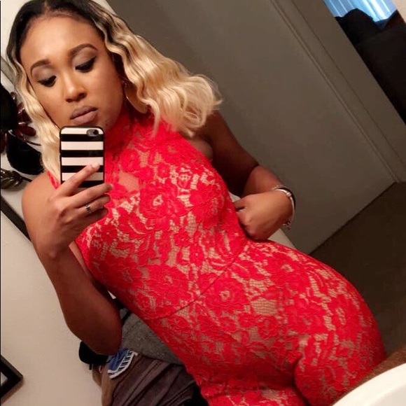 Misguided red lace jumpsuit - Picture 3 of 3